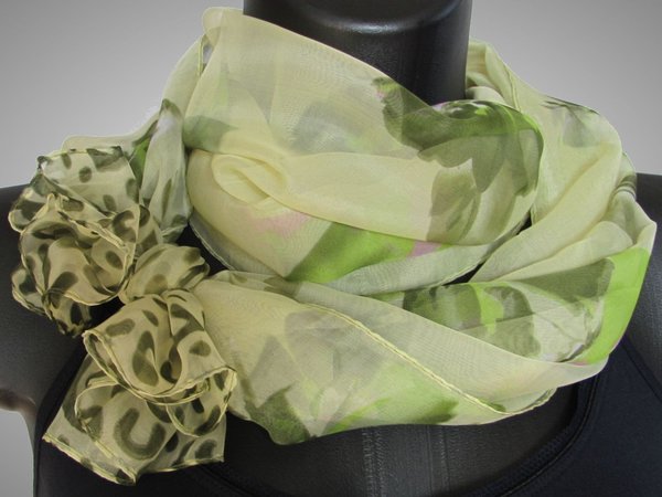 Sommer Chiffon Schal mit Blumen in grün