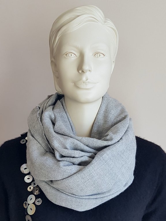 Winter Schal für Damen & Herren mit Tasche grau